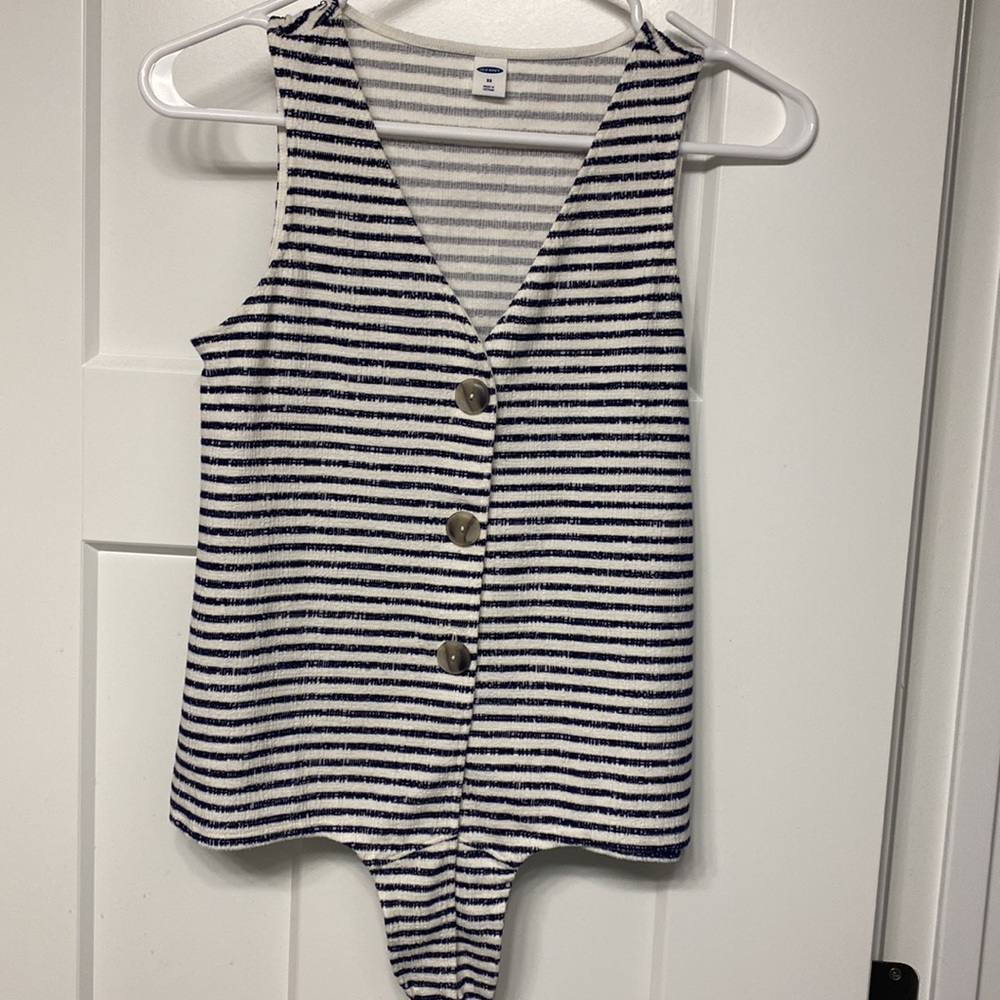 Front tie striped tank top.